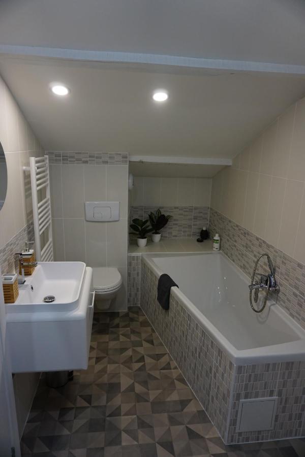 Appart Cosy 4 Personnes Avec Terrasse 라로츠수르욘 외부 사진